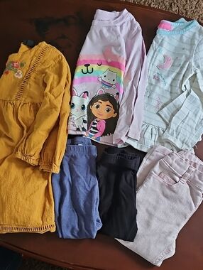 BOGO OFFER🎀 Girls Assorted Bundle- 2T